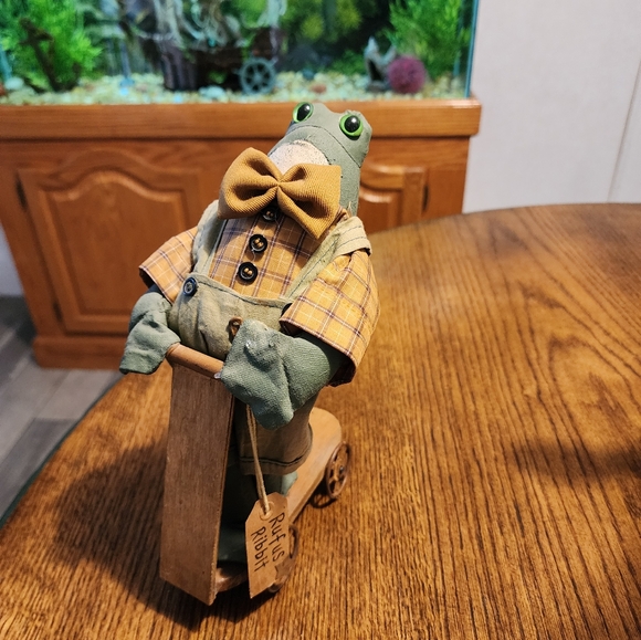 Rufus Ribbit - Picture 3 of 9